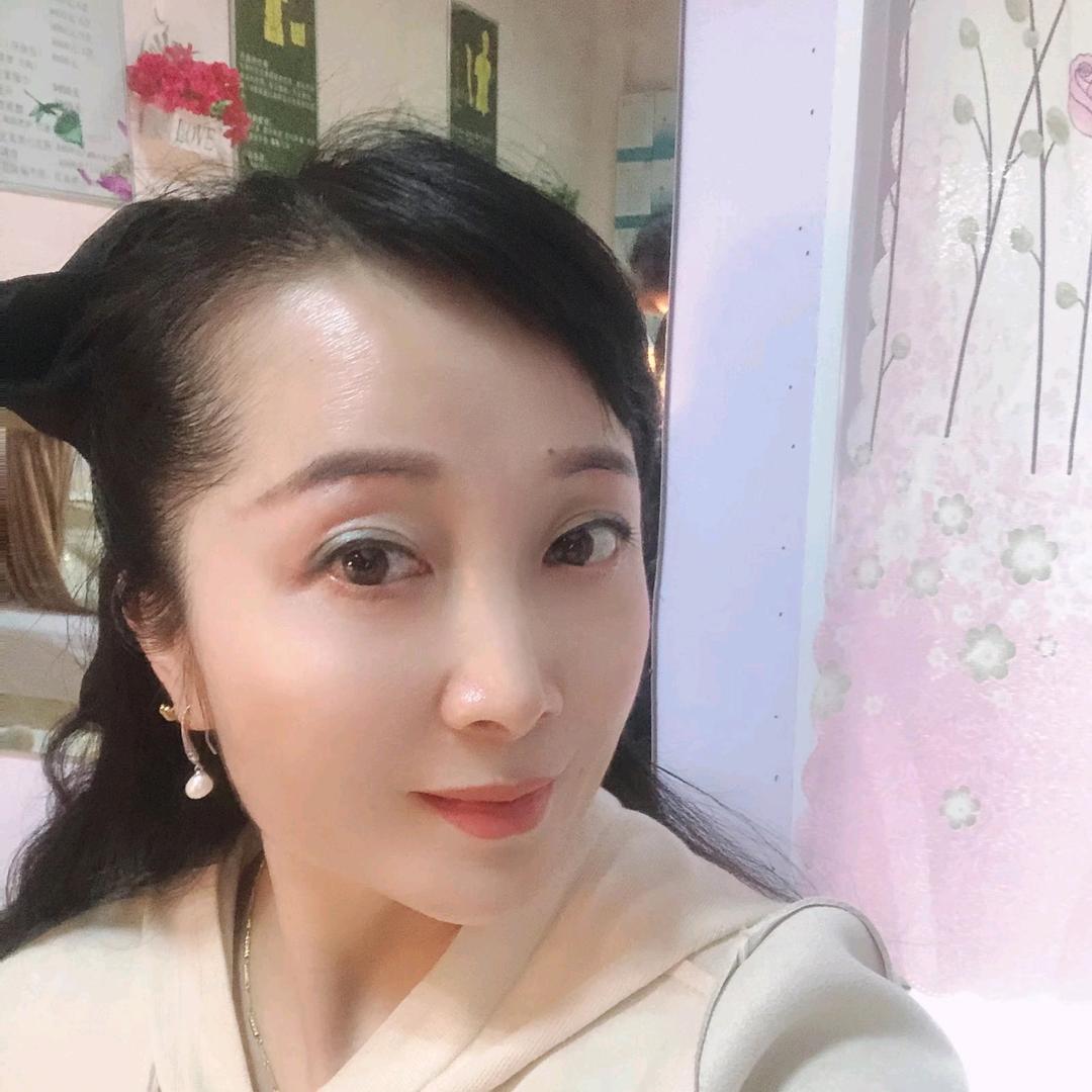 沙湾市红地球美容中心