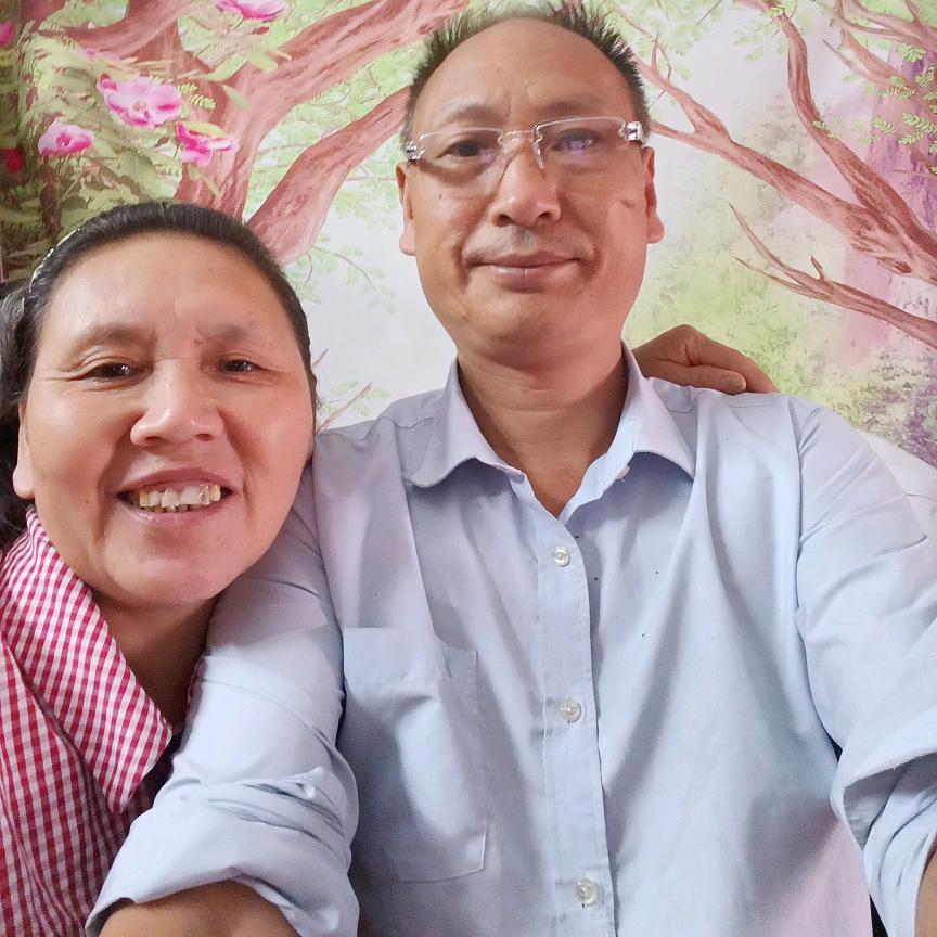 伴路夫妻每晚上7点50直播欢迎大家