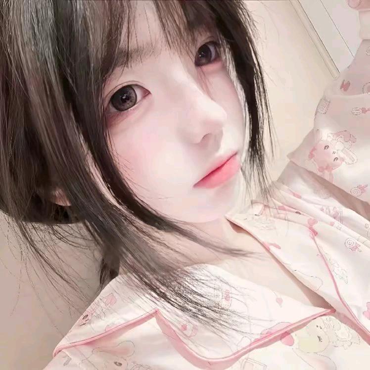 小小蓝莓子头像