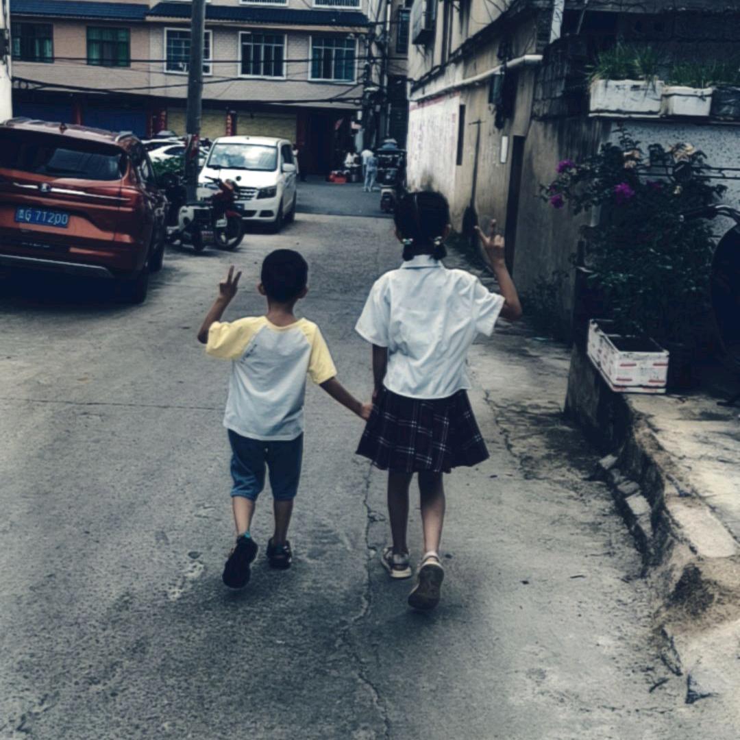 淘衣行镇宁店小翠