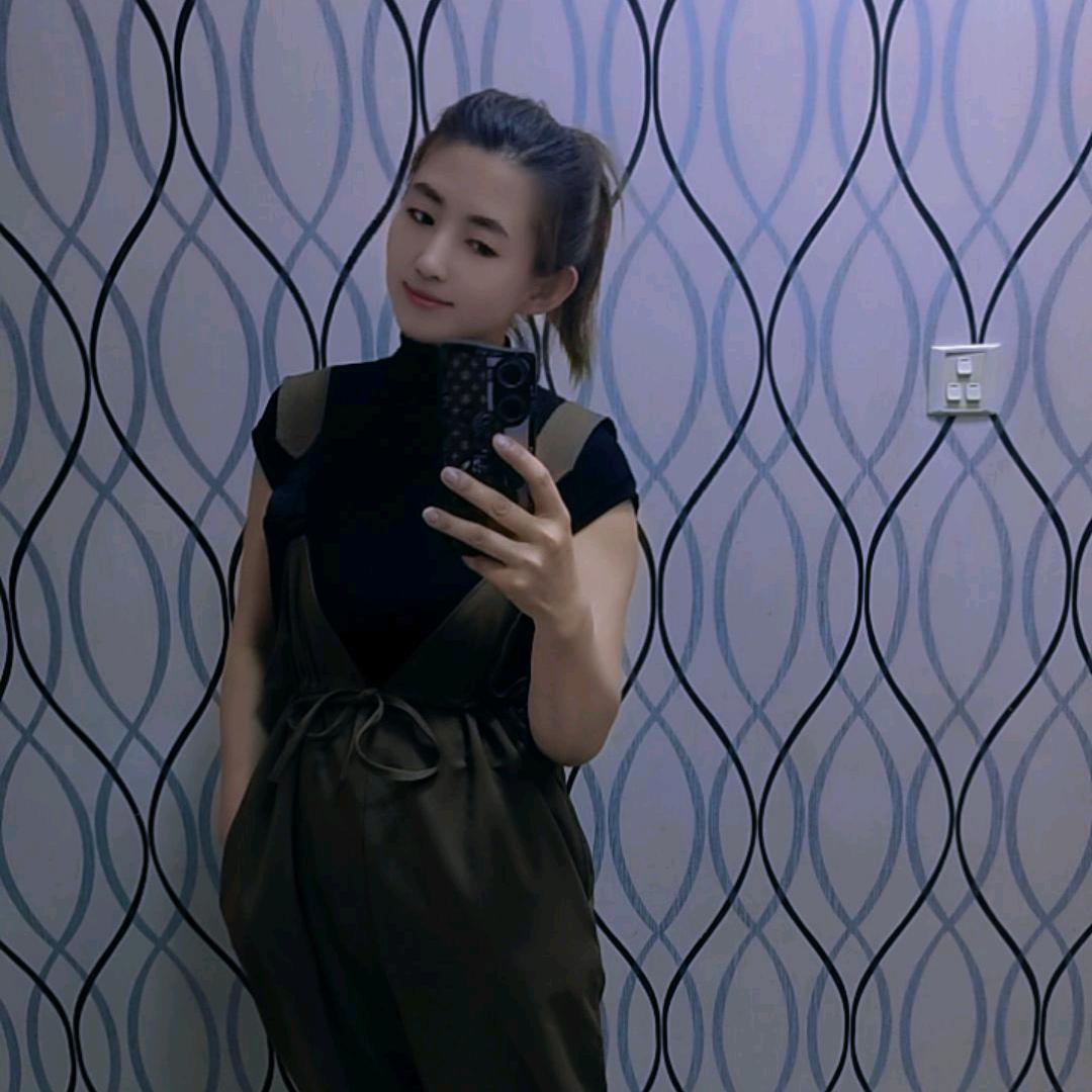 霞姐摆摊创业