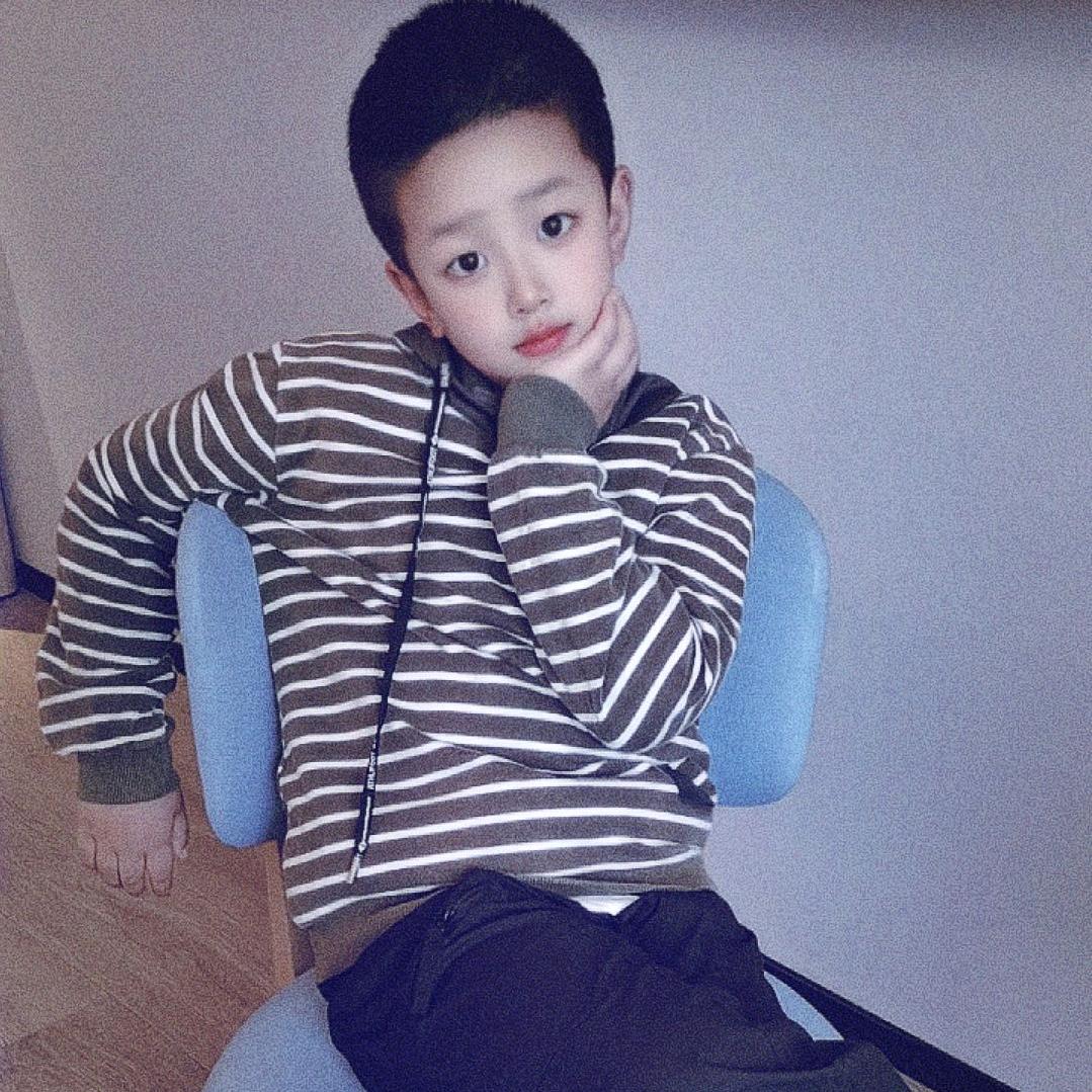 🇨🇳        三岁