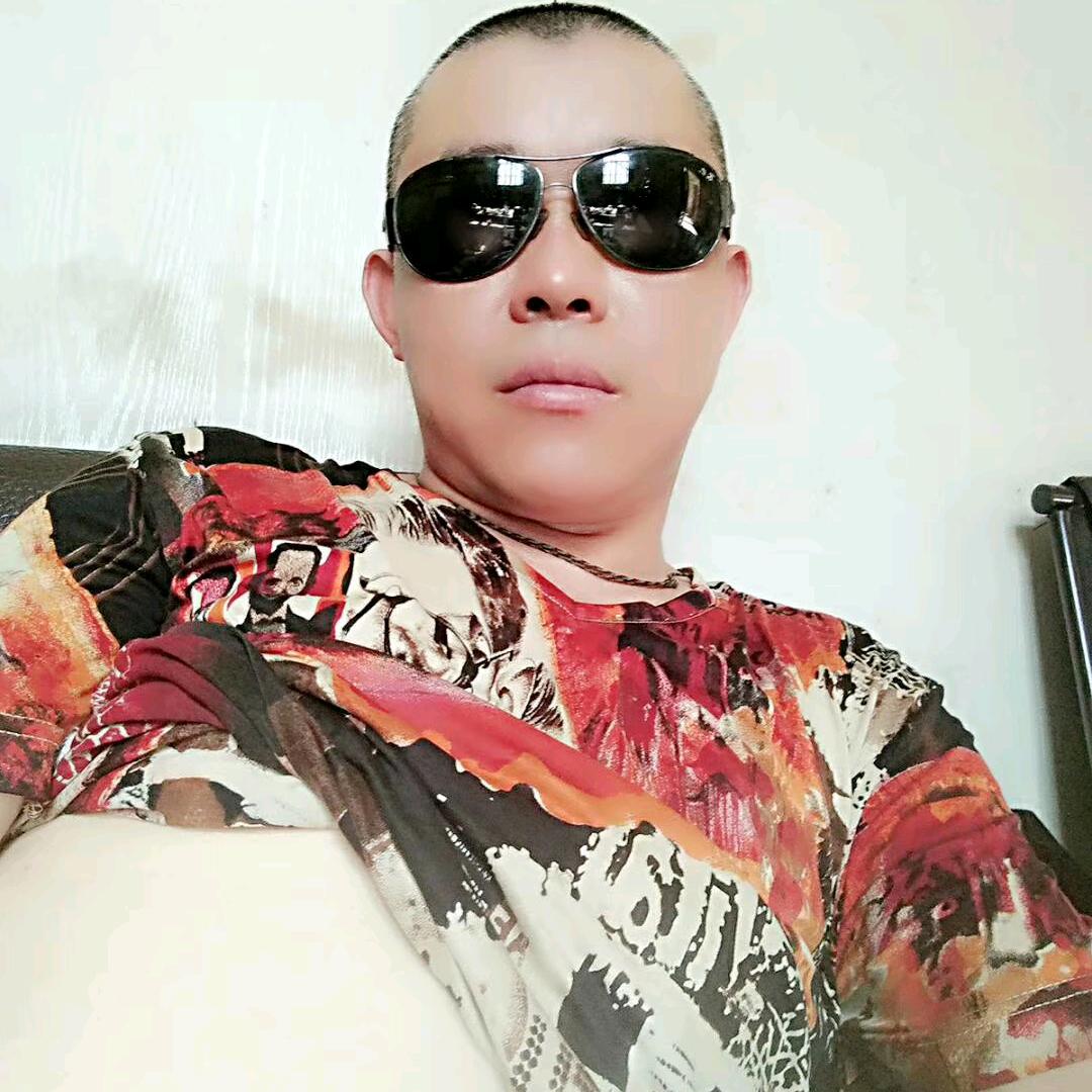 哥不帅但是很拽。挑战极限。