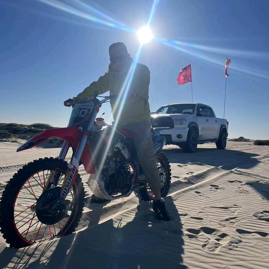 库伦银沙湾租车. 旅游接待包车  .张猛