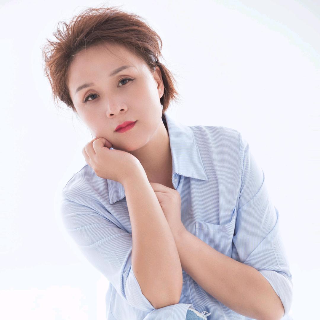 弯弯月儿