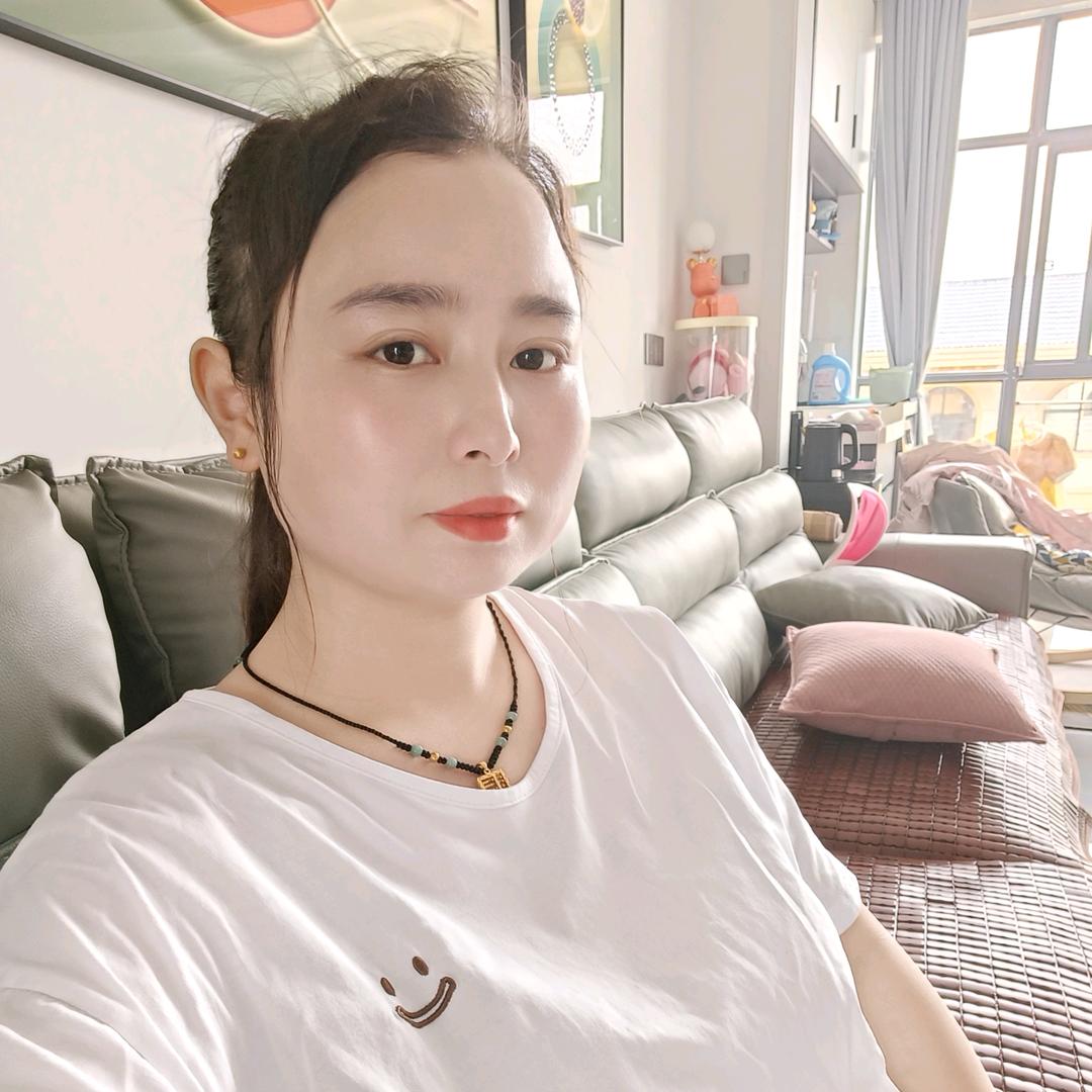 远嫁三个娃的全职妈妈