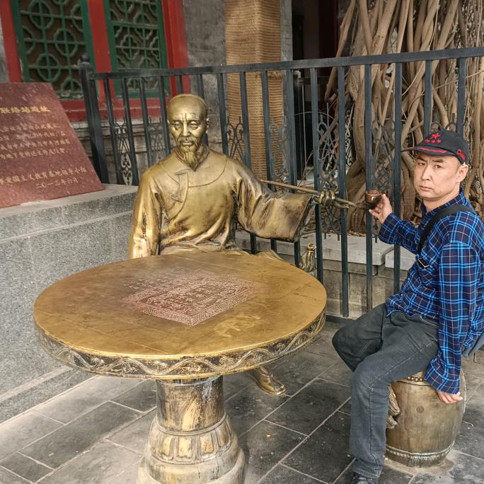 太阳的英雄（华英雄）