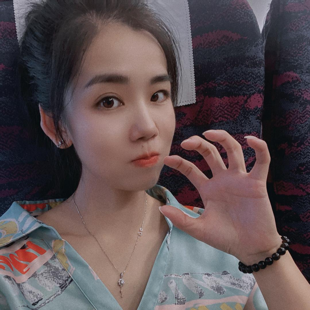 俏俏💋