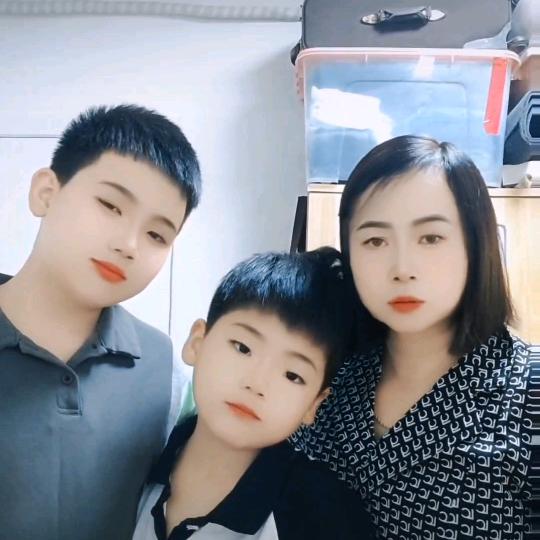 🍒🍒两个孙子奶奶👄👄