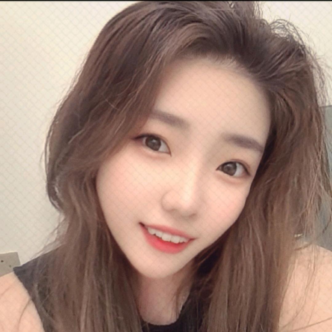 小妮儿～🍭🍭🍭