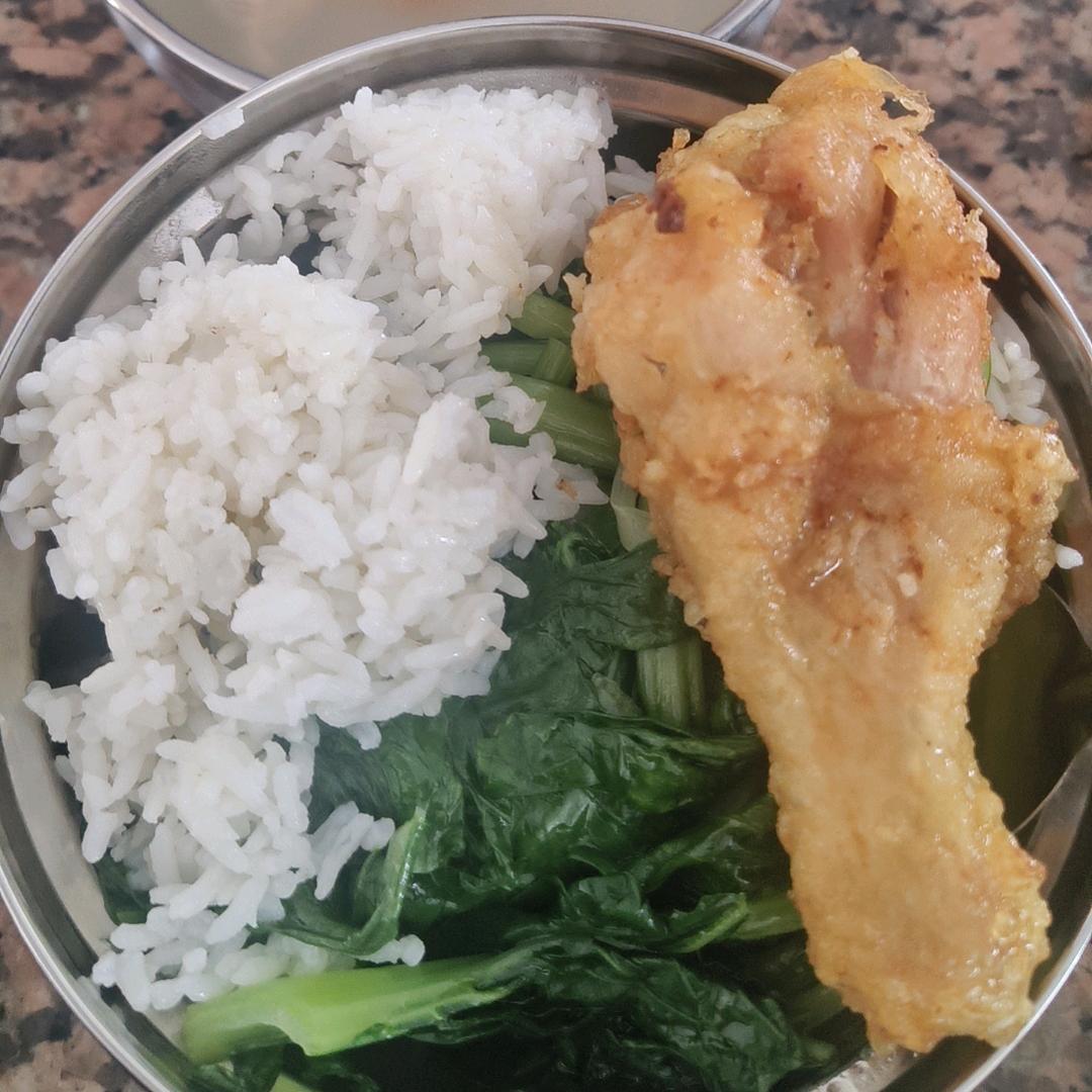 吃饭记得叫上楠楠噢