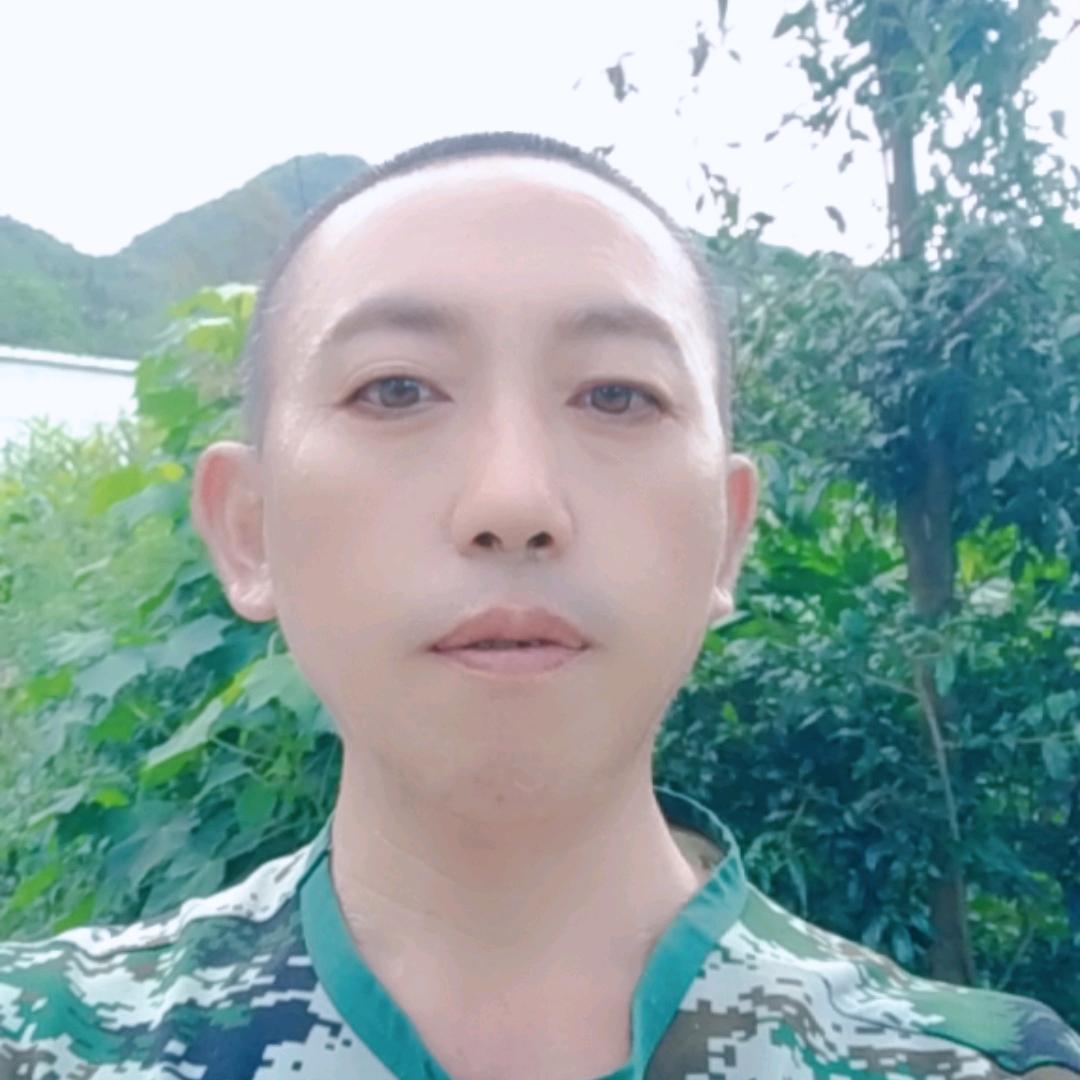 罗洪登