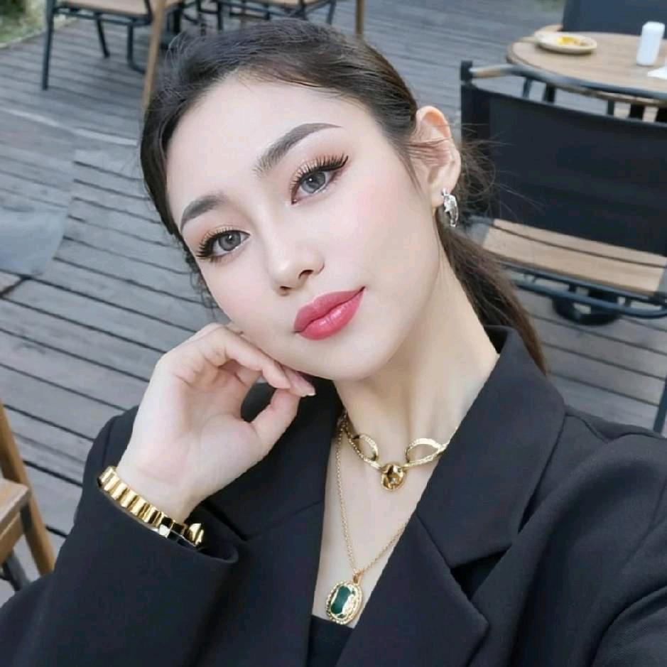 三个儿子妈妈努力中