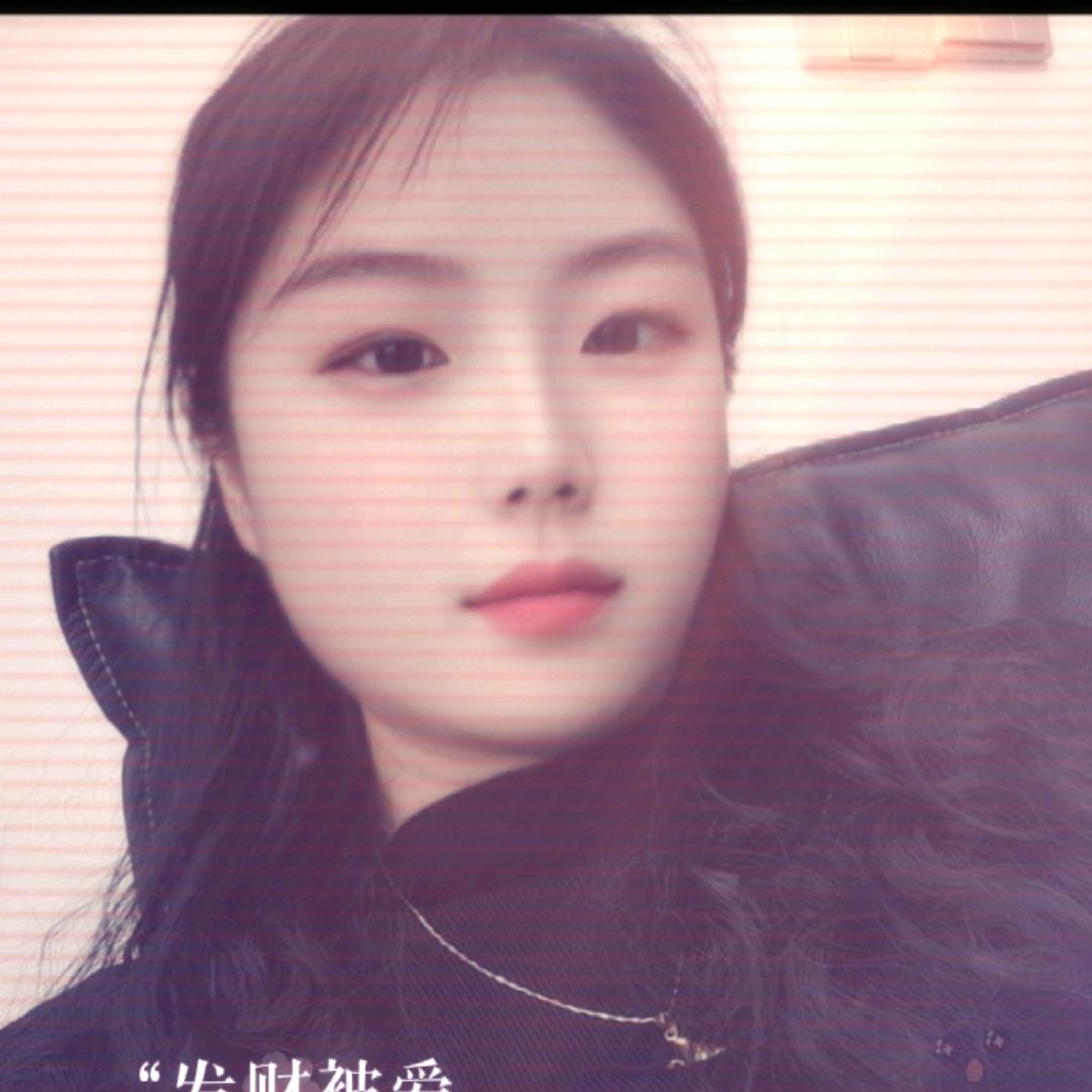 盘州做艺术漆的小姐姐