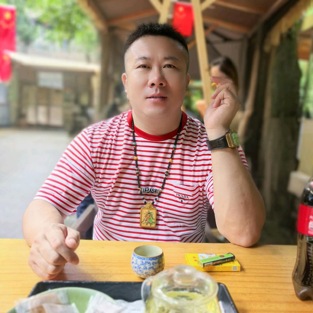 枫轻云淡