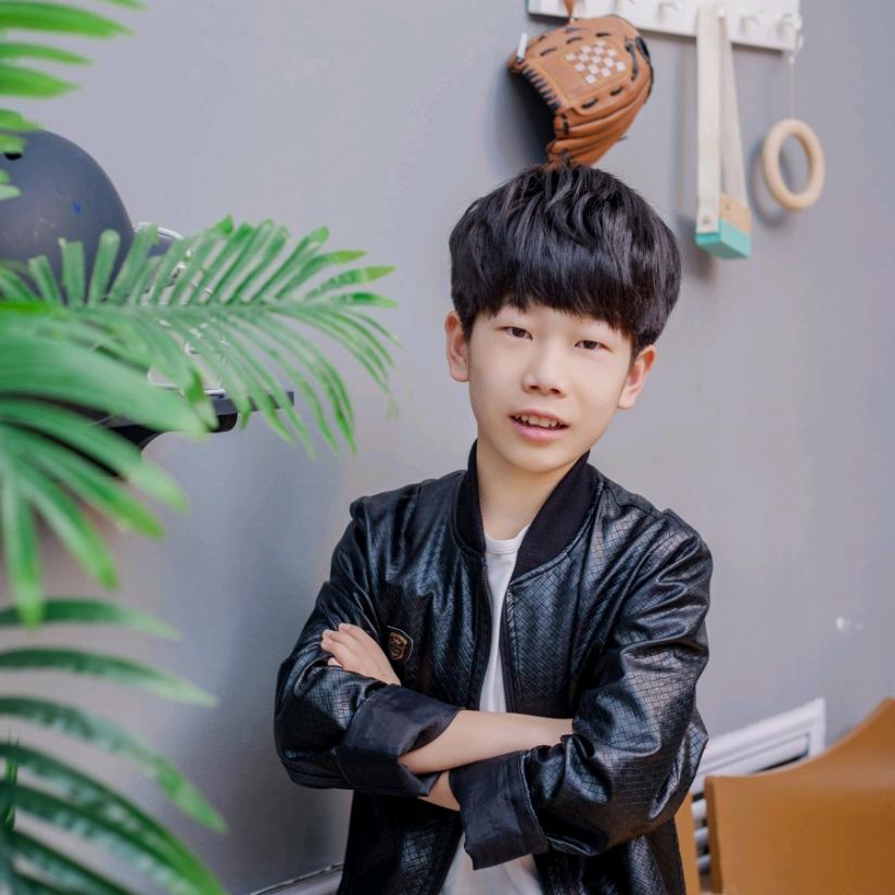 (●✿∀✿●)飞哥(●✿∀✿●)