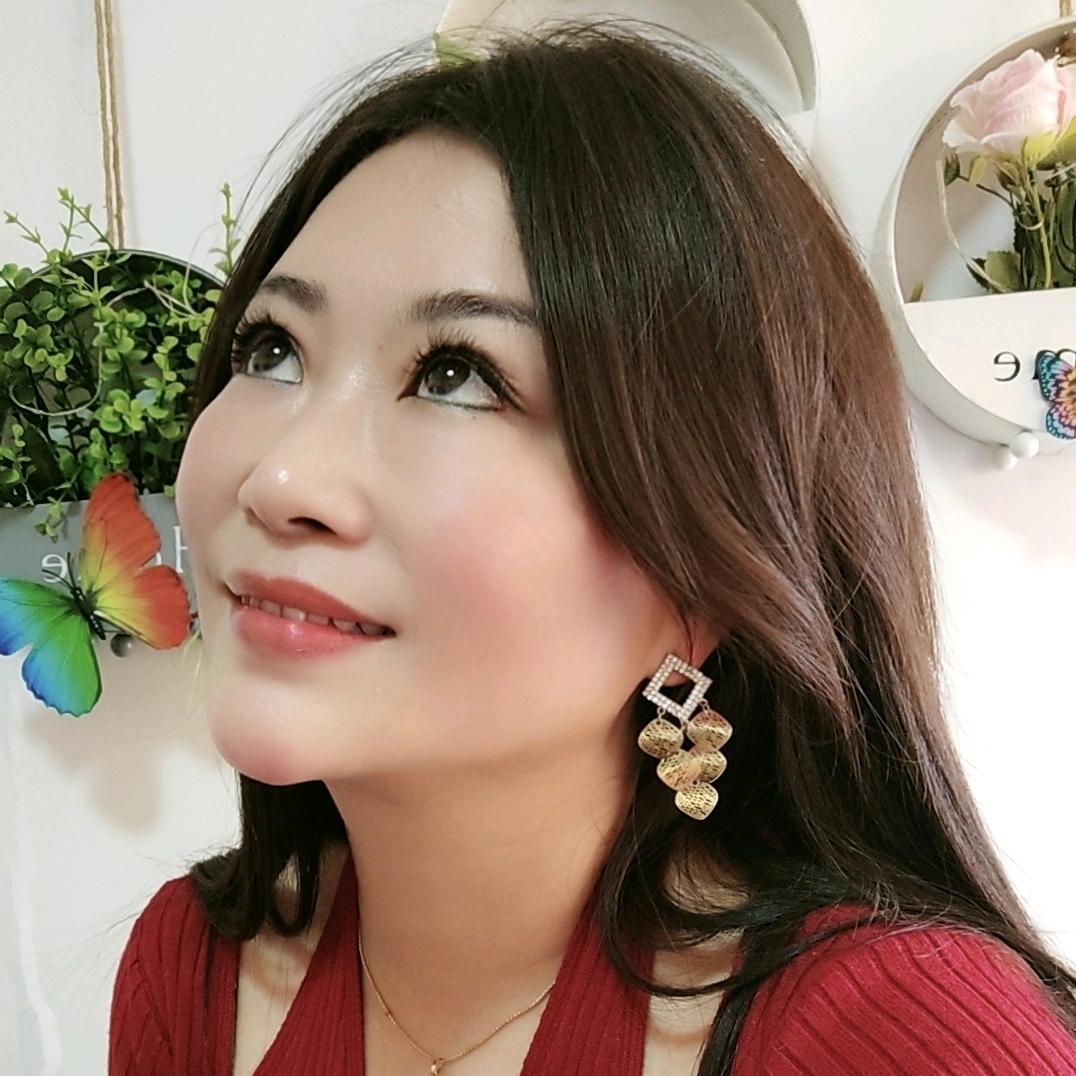 《馨月》