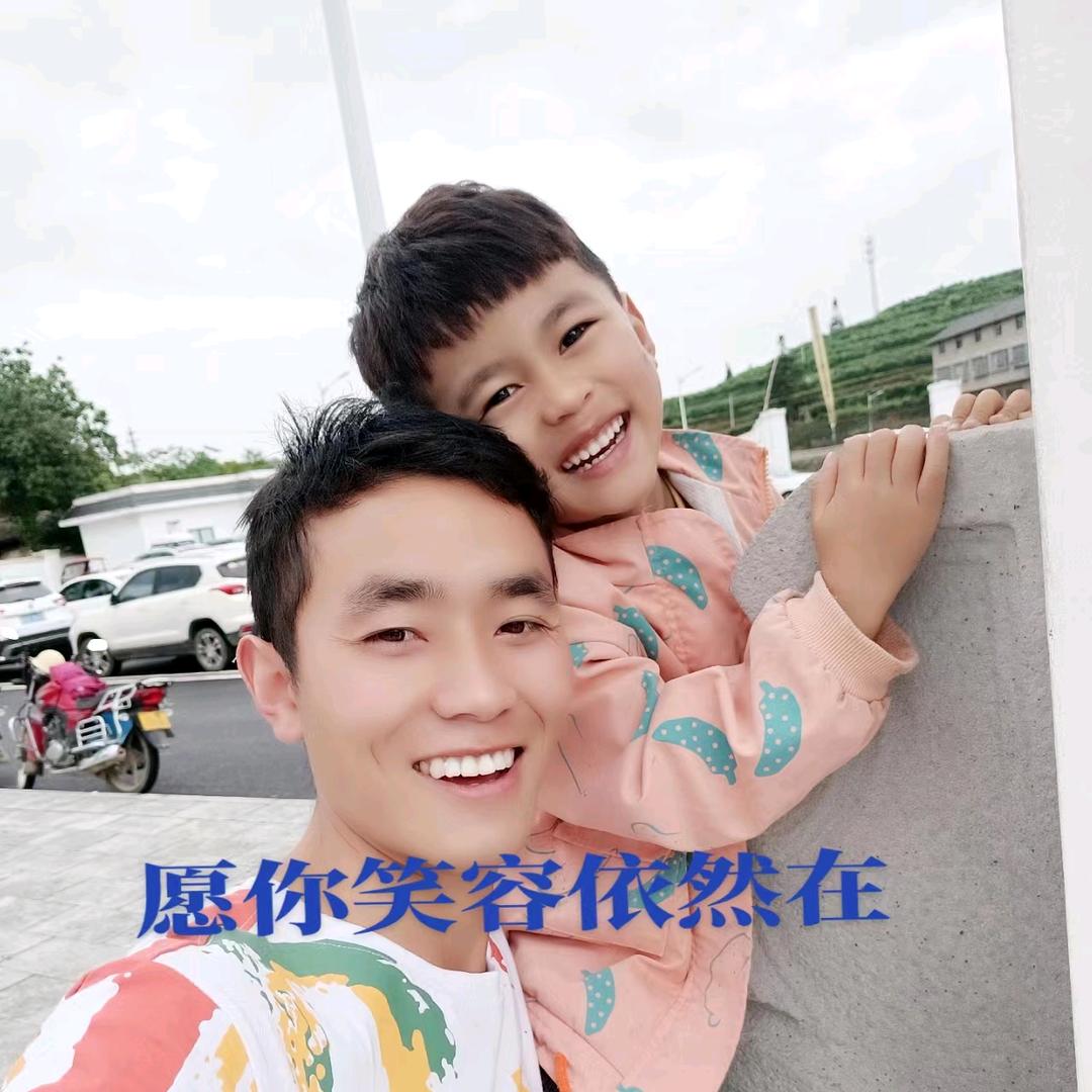 扮演小丑卖真诚  狼少