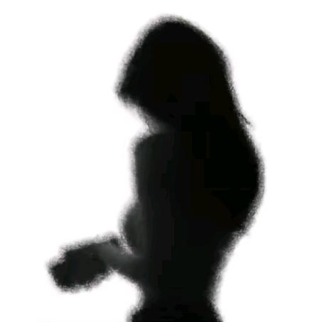 偷了霸总蕾丝内裤套头上狂奔的那个雨夜