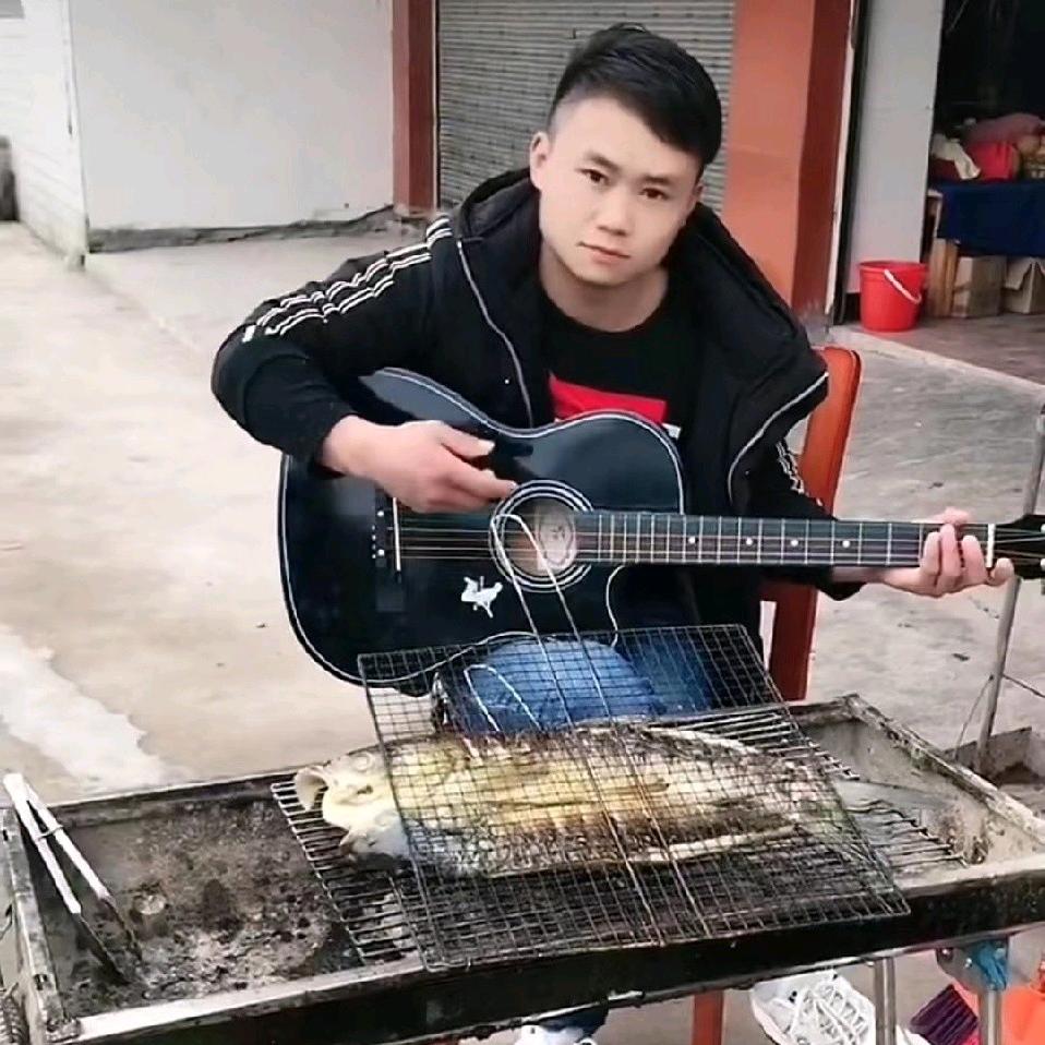 山咔咔龙哥