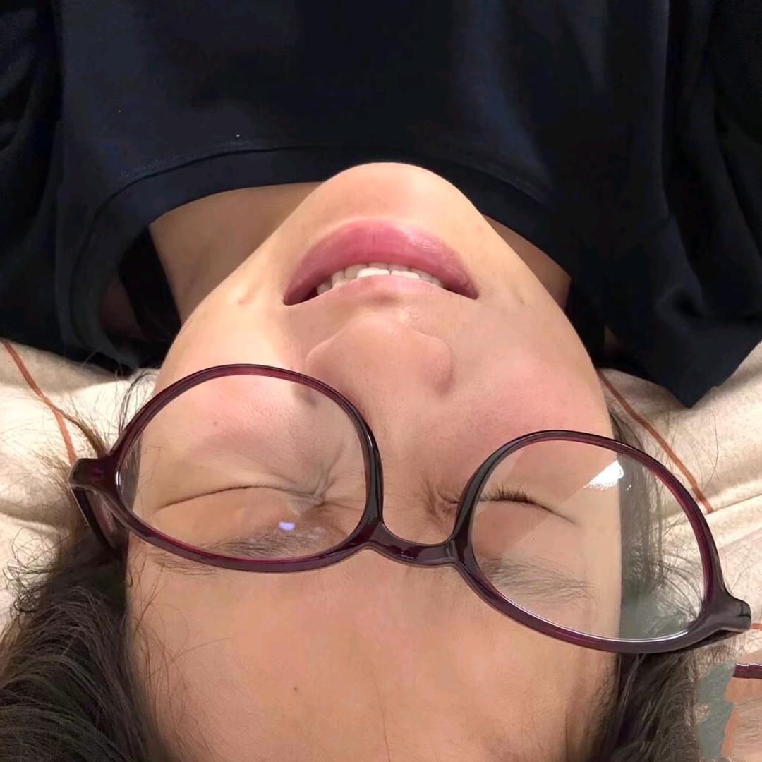 纯情忧郁霸总爱上性感大蟑螂