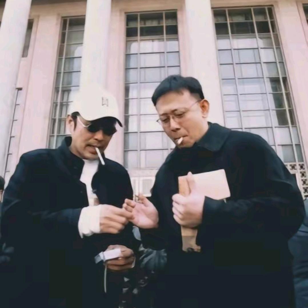 我谷某人从不扎下摆