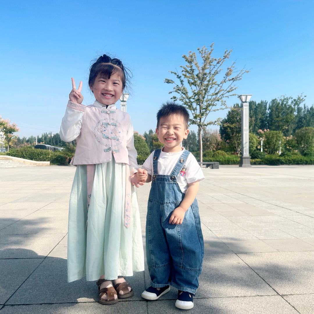 家有两个小可爱😊