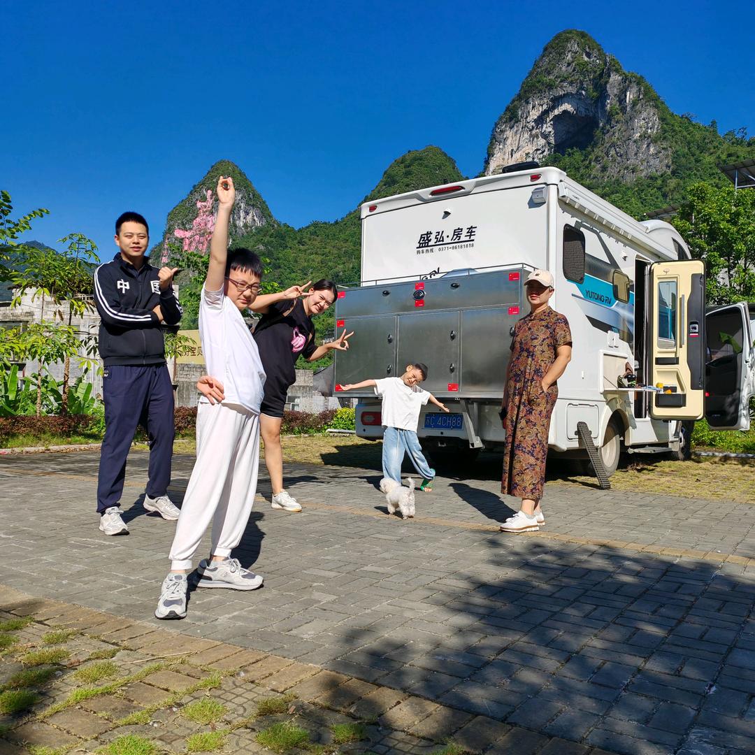 老俩口房车自驾游第5年啦。