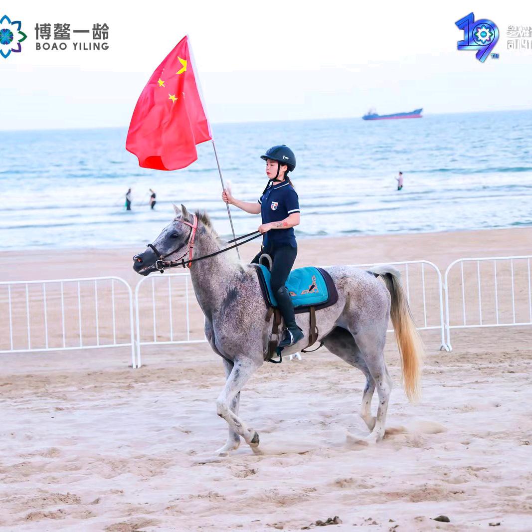 哈萨克 马背姑娘 Mika