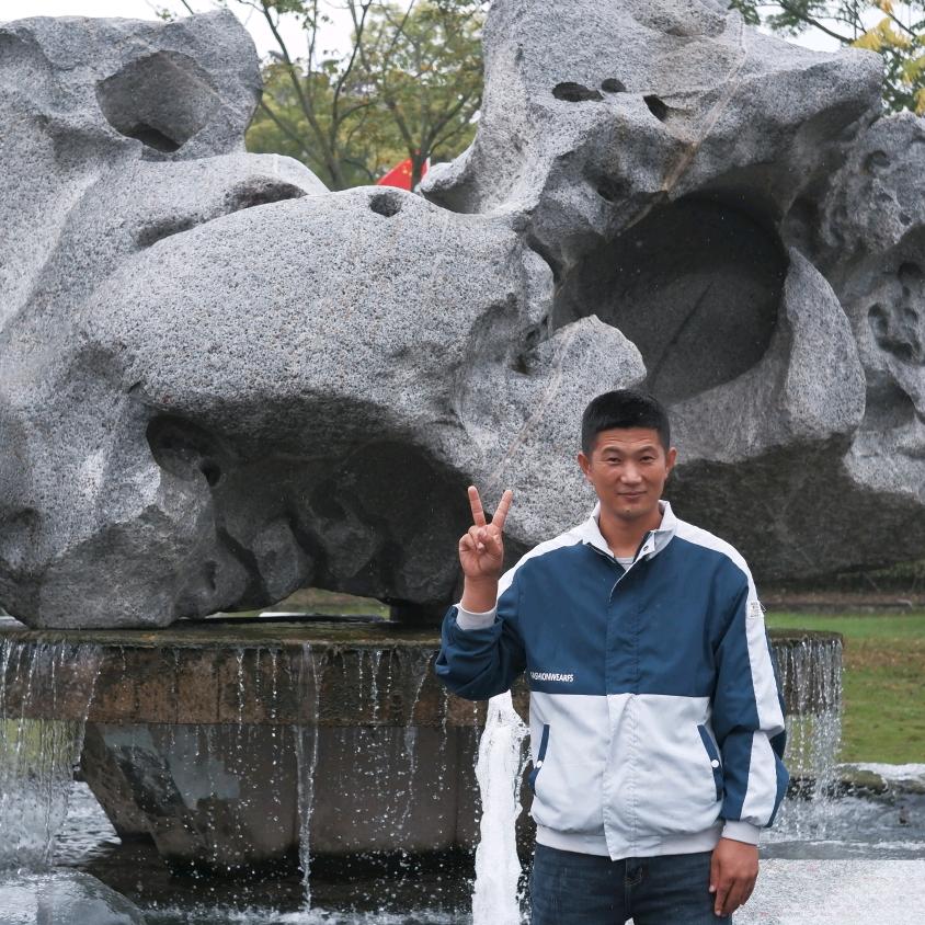 小蚂蚁，搬运工