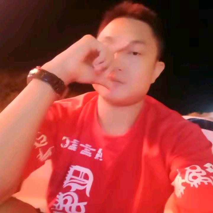 《冰冷🐉风雨》