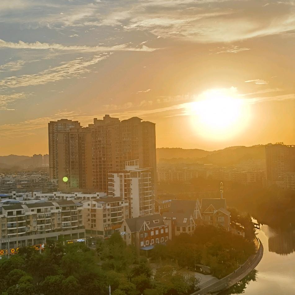 借钱没有，借人可以