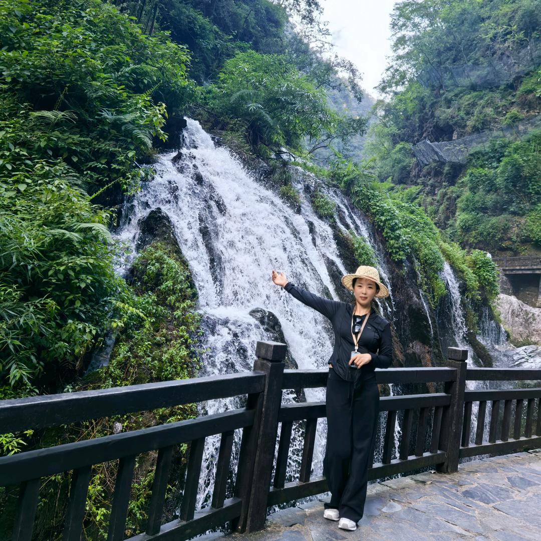 女子多喝水