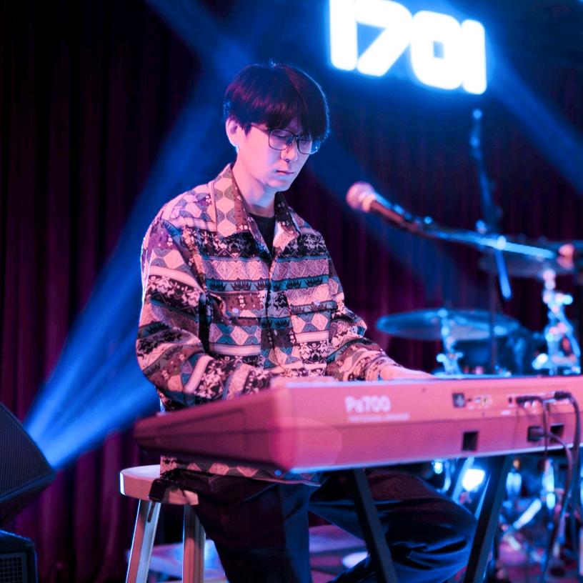 学琴的故事.乐器商行（王老师）