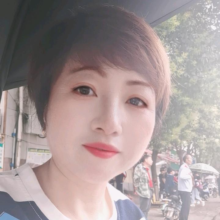 李小戈天真可爱