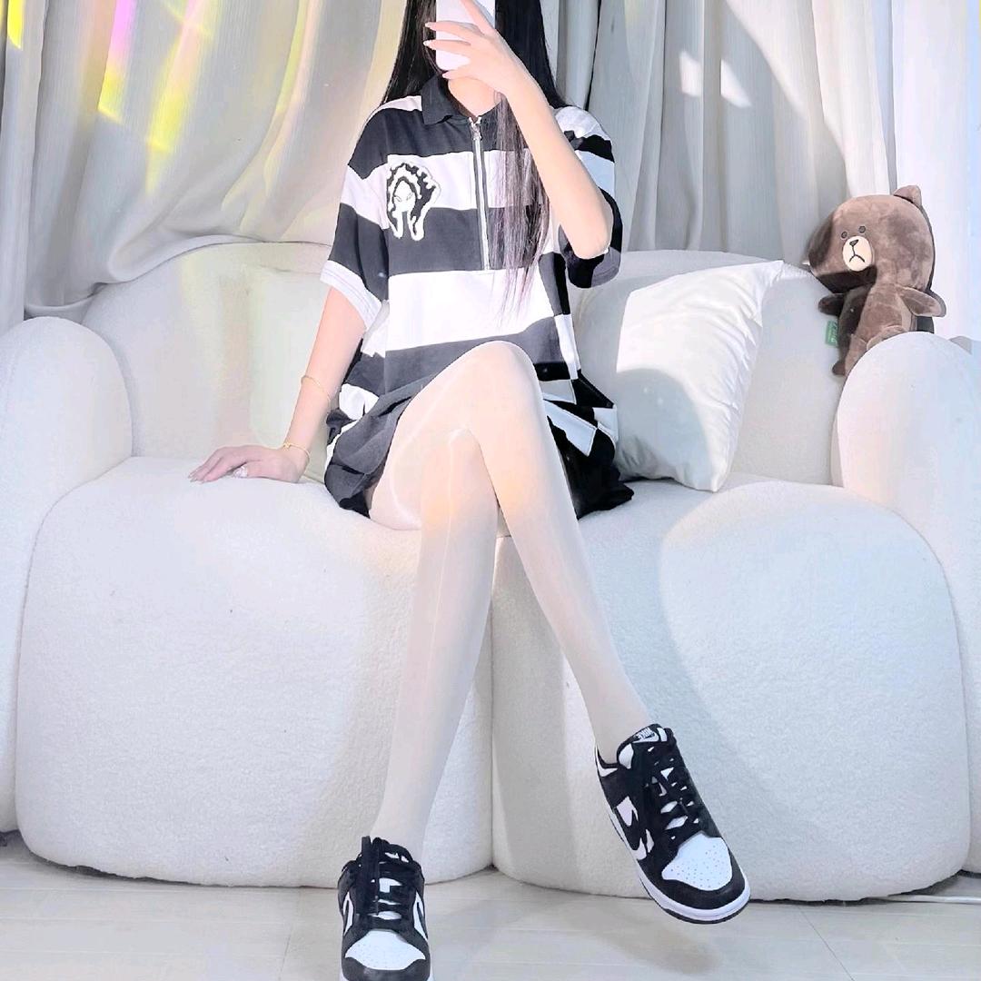 走猫步的九尾狐