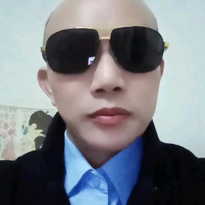严铧青