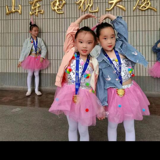 高级按摩师侯春东