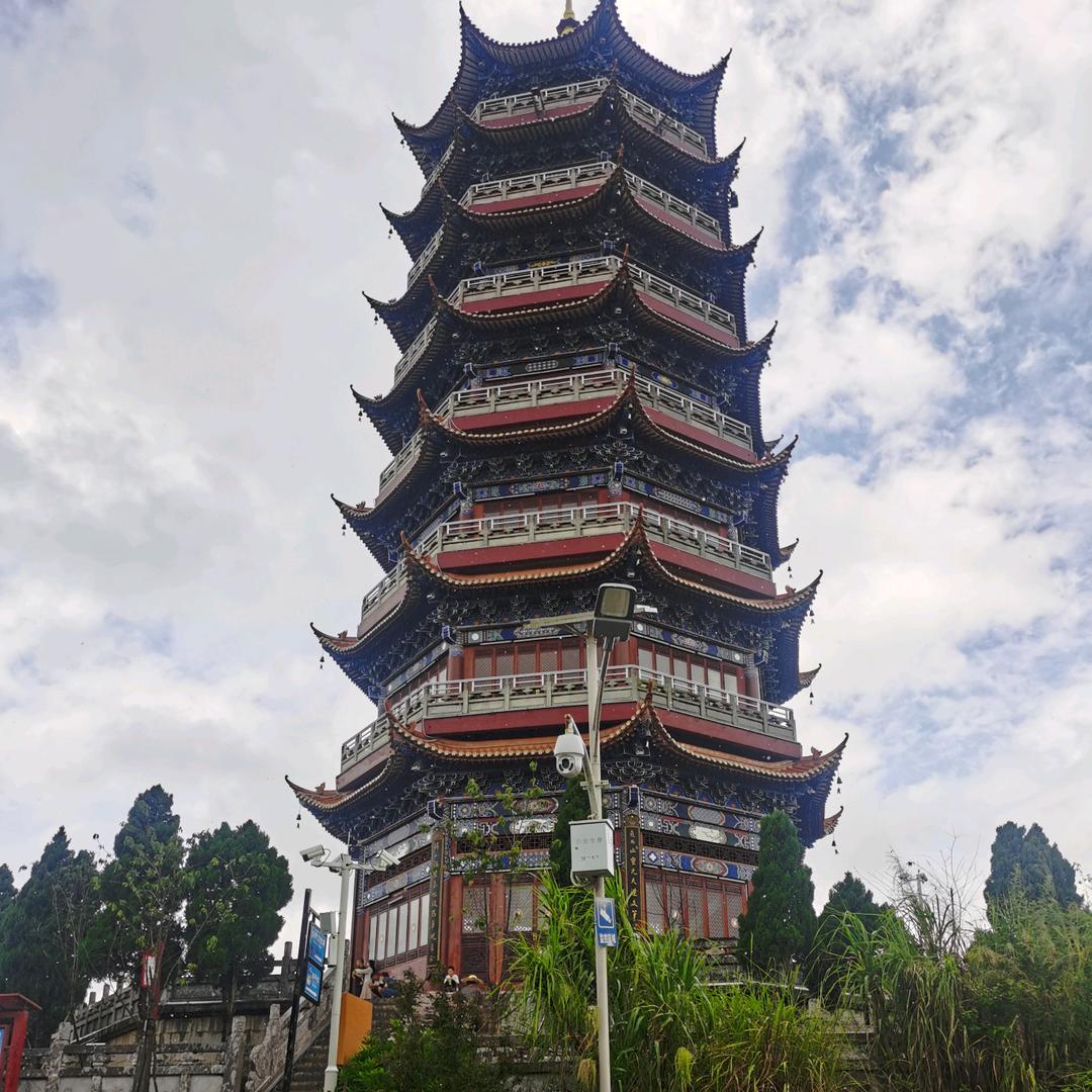 吹口琴的农村小哥