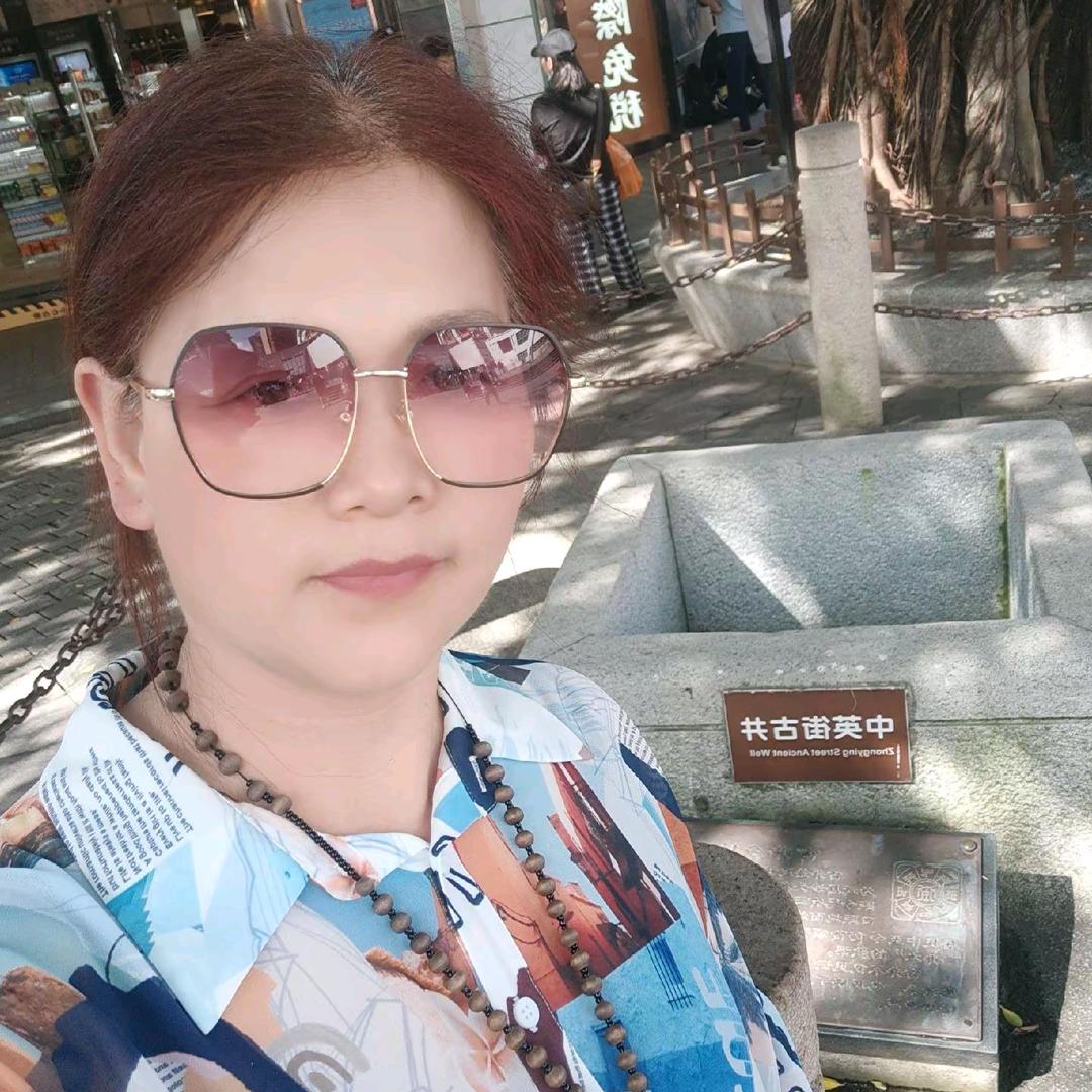 画眉如黛黛如诗