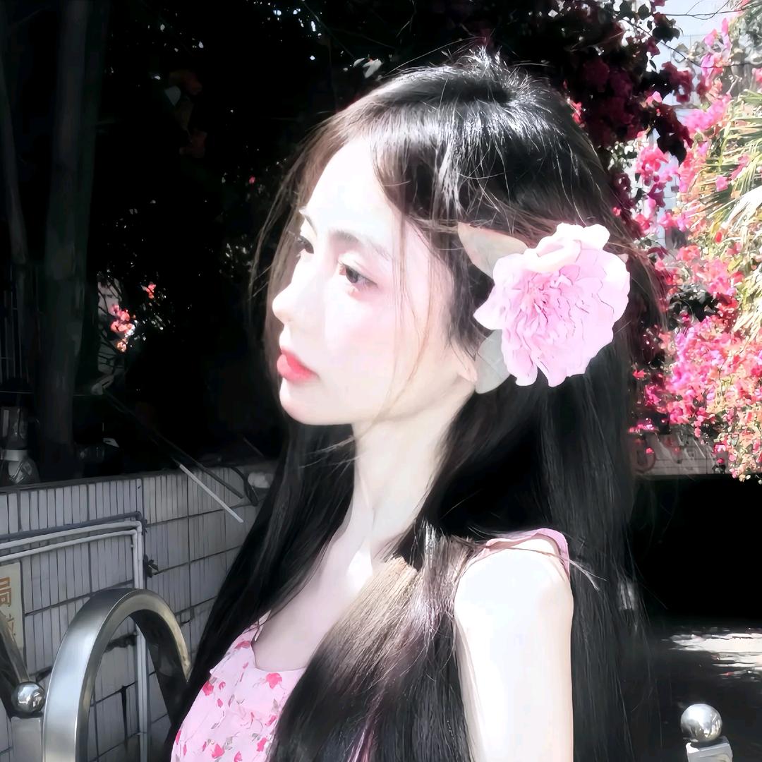 小咪喜欢吃麻辣烫