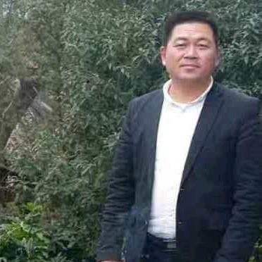 荣昌左向东