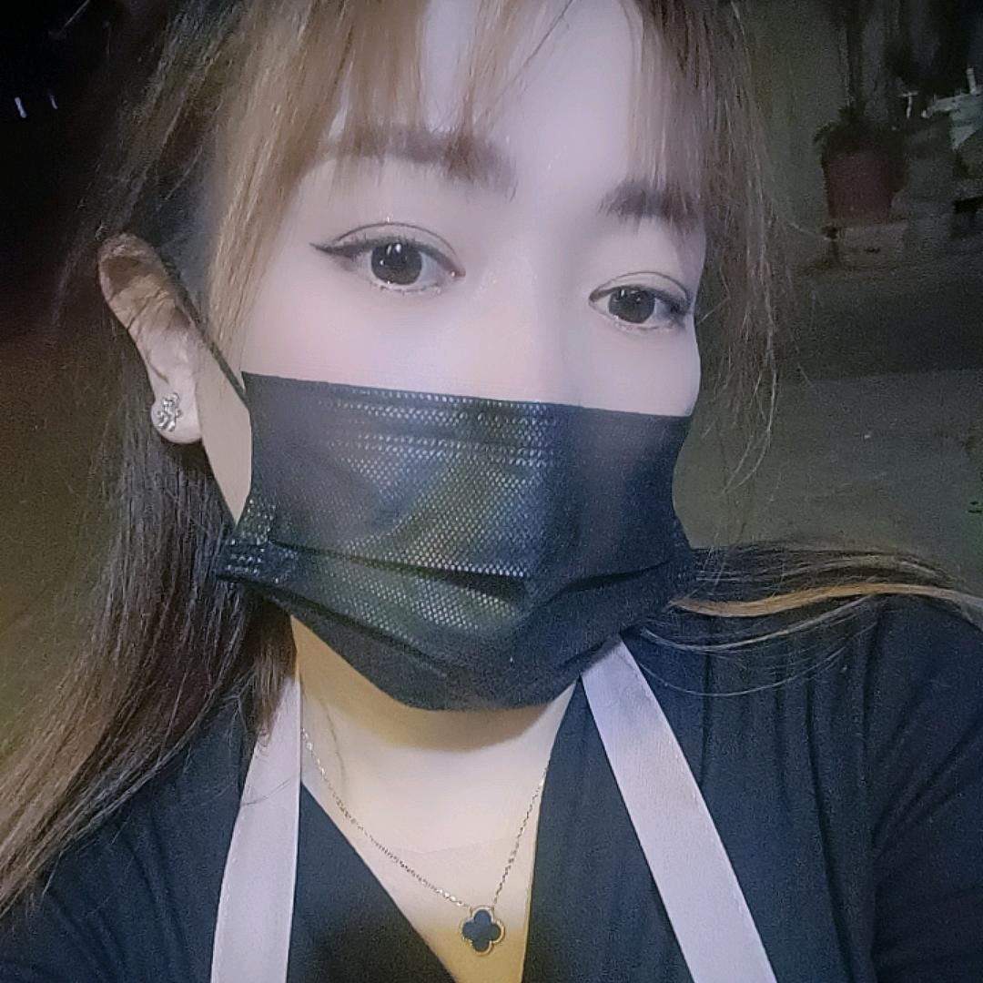 八中烧烤，荣荣在这儿呢。