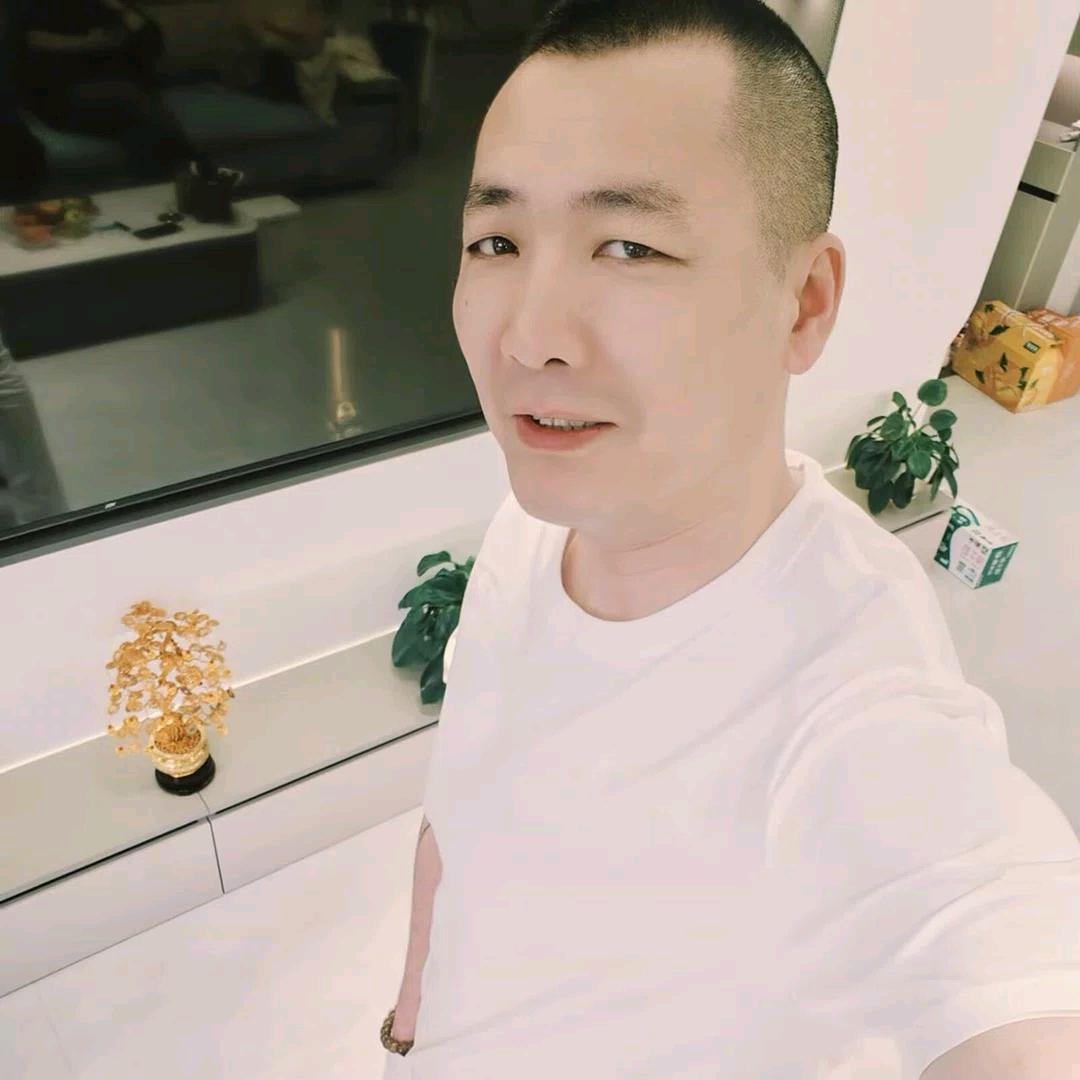嘘🐾请叫我大暴脾气👻