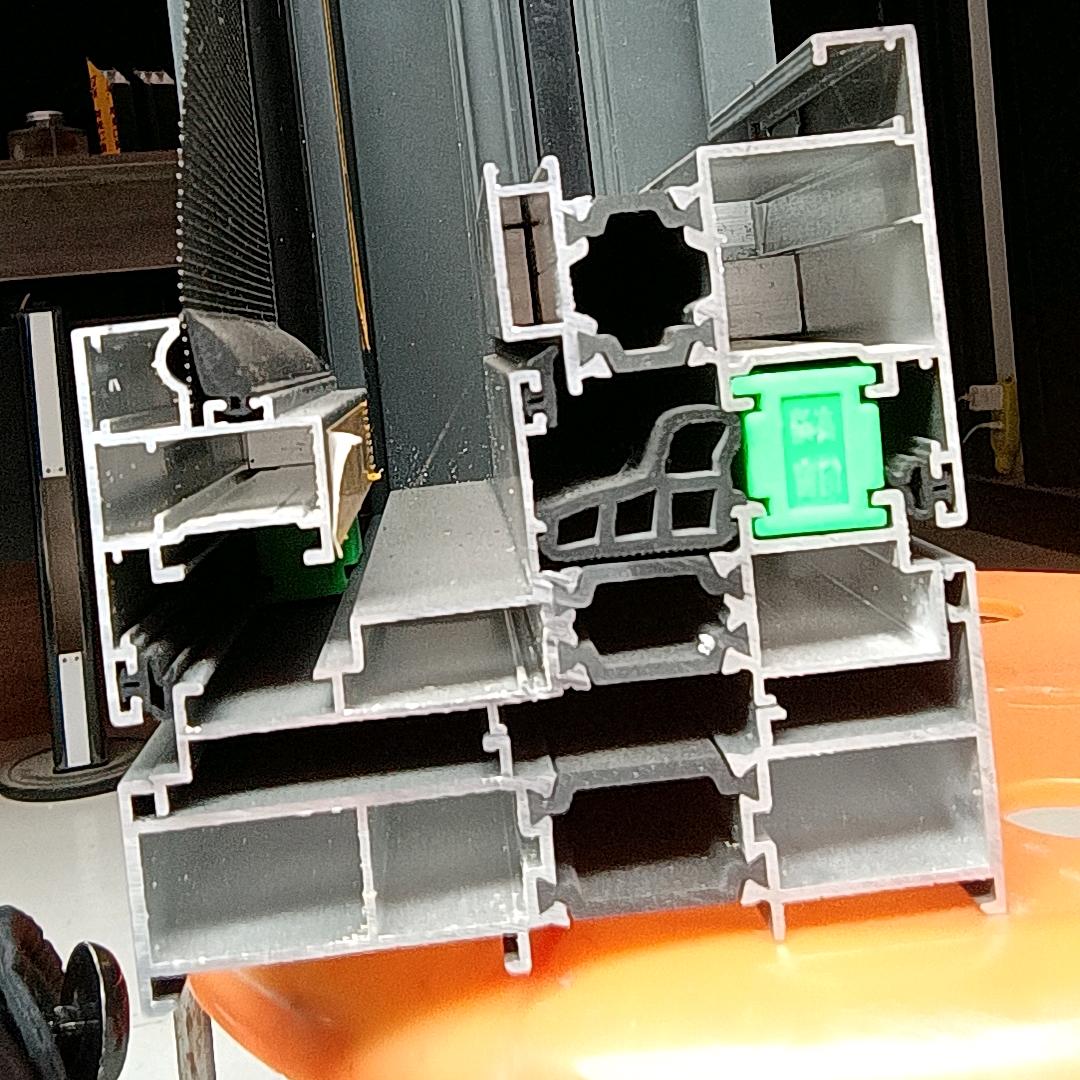 卓鑫蓝光系统窗