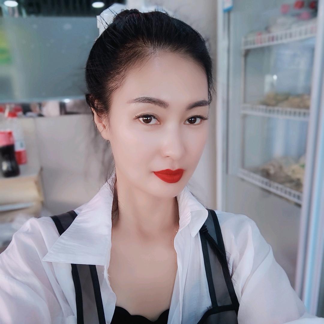 辽阳步行街南京老鸭粉丝汤四川麻辣烫店