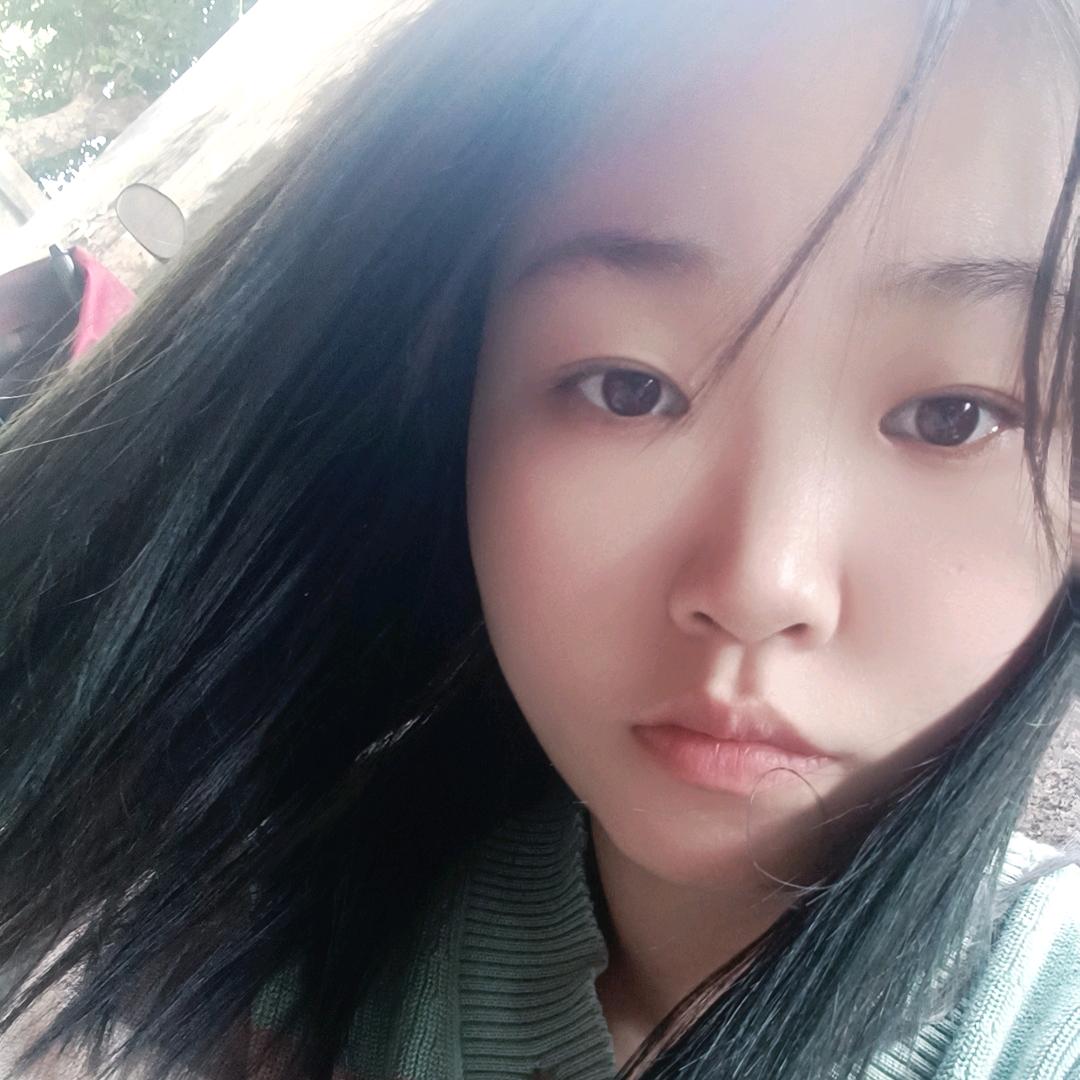 小何同学-