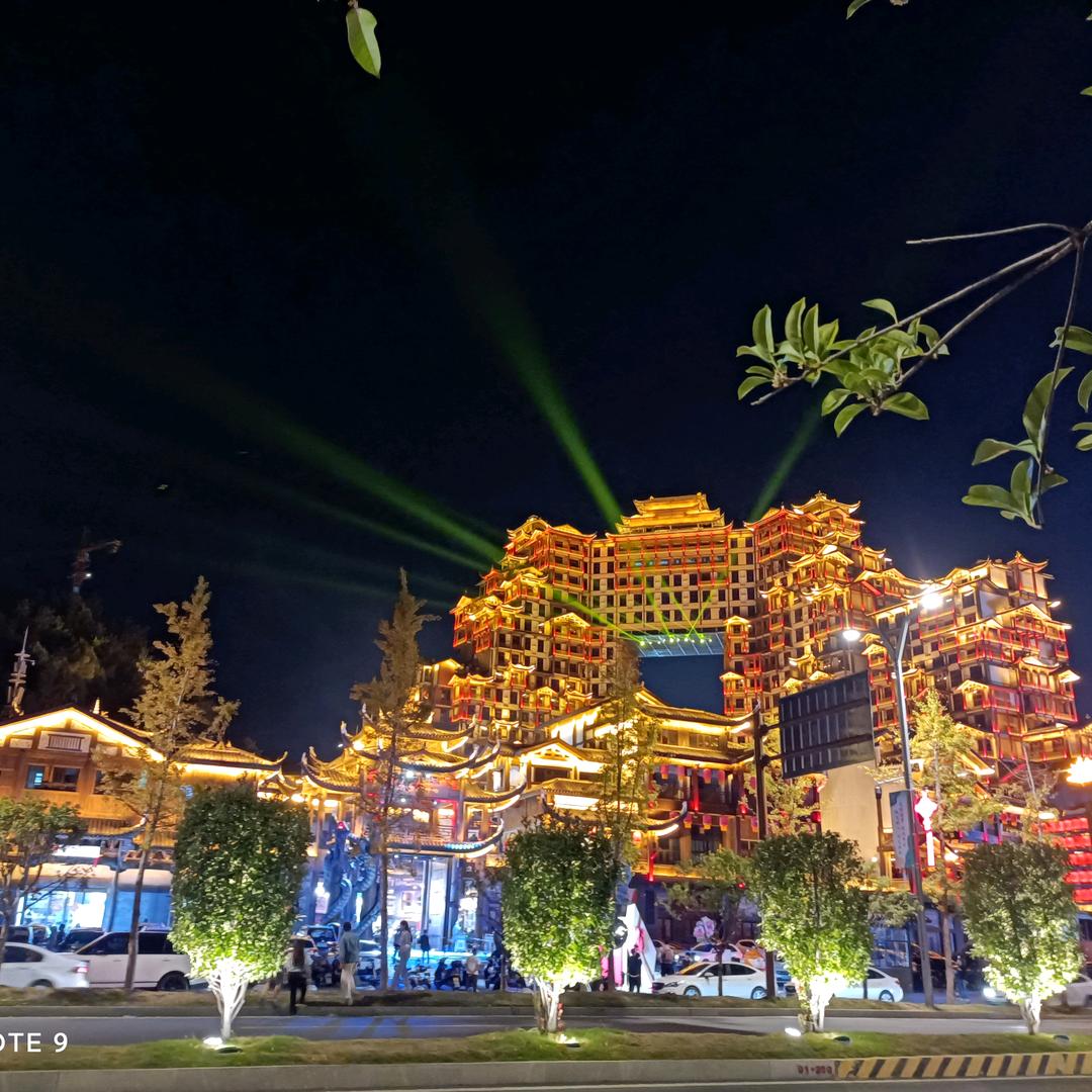 湘川两地居《不定时开播。（ 就喜欢听歌）