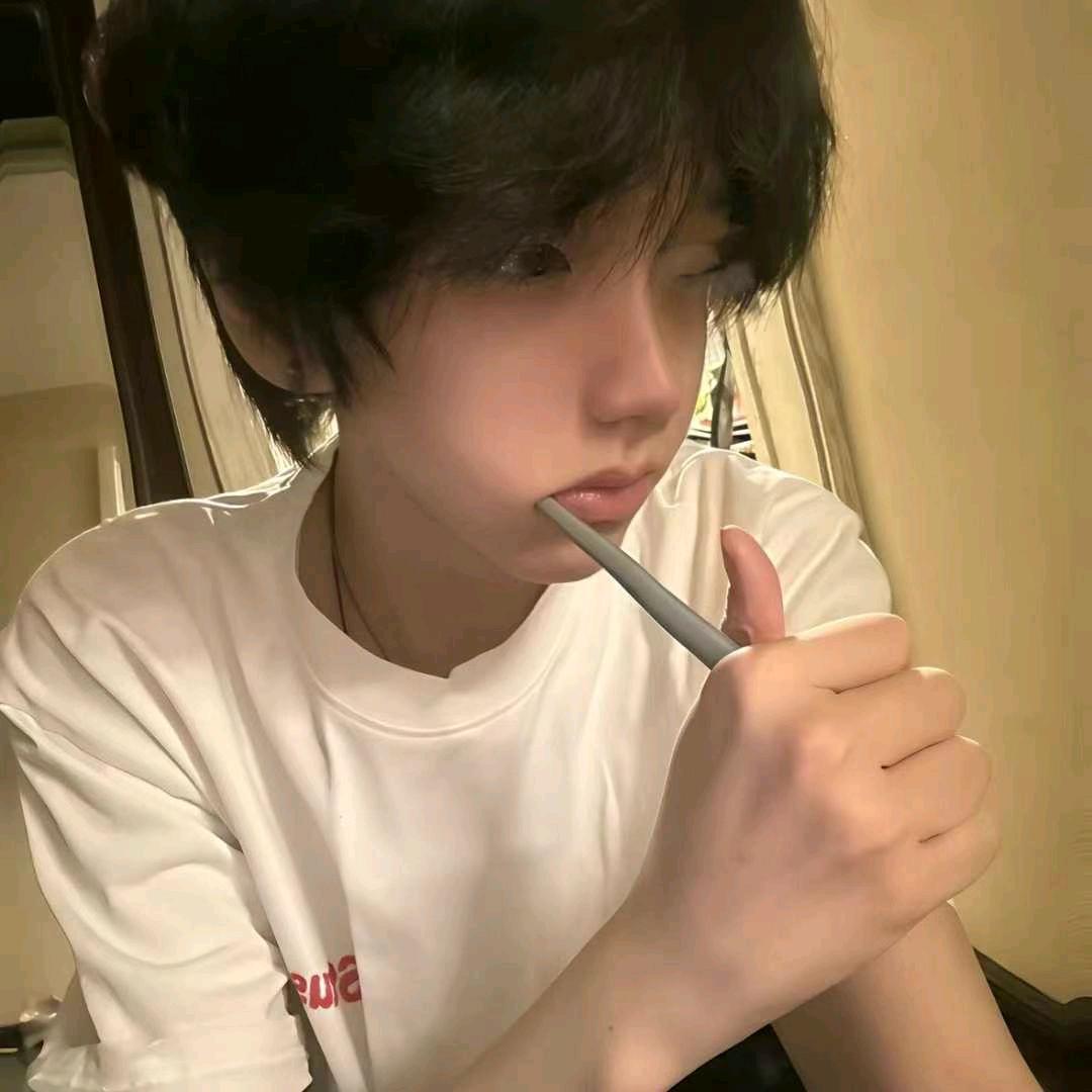 暗恋多年的女神是1.