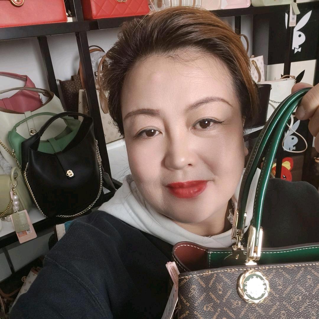 时尚女包华姐（新疆包邮）